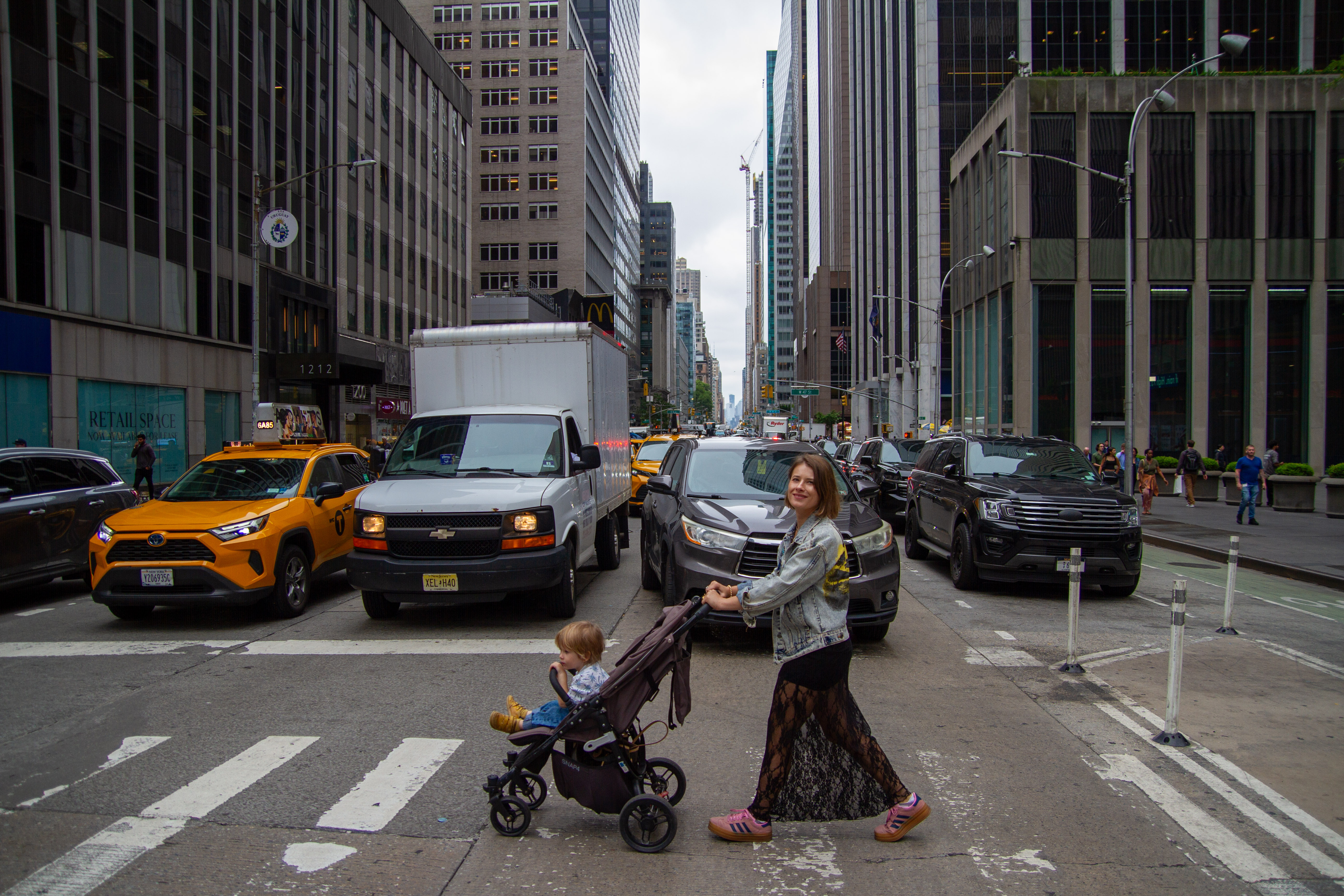Beata z dzieckiem na ulicy Manhattanu